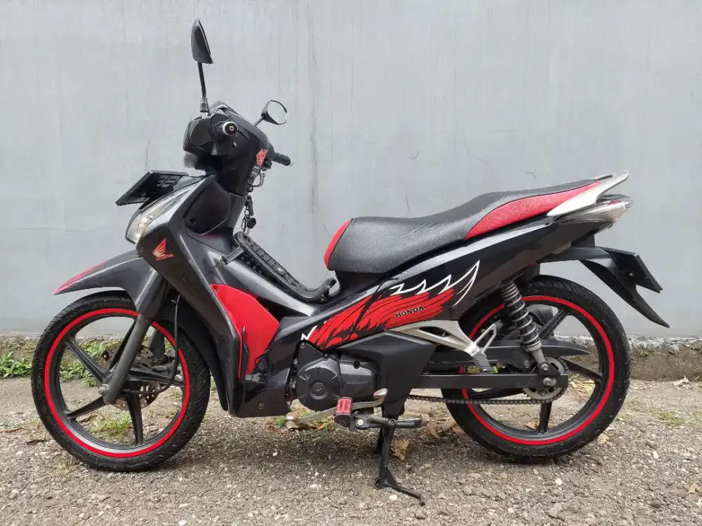 SUPRA X HELM IN 125 CC