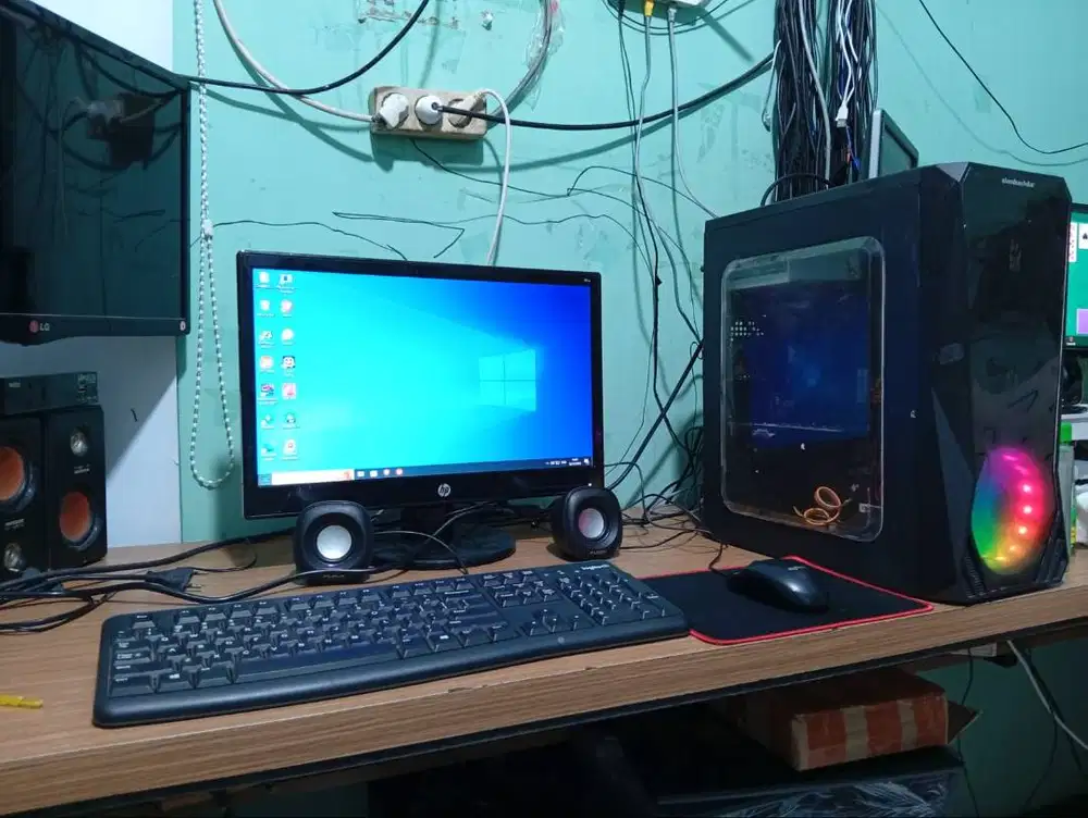 1 Set Komputer intel core i5 + Vga 2gb + layar 19