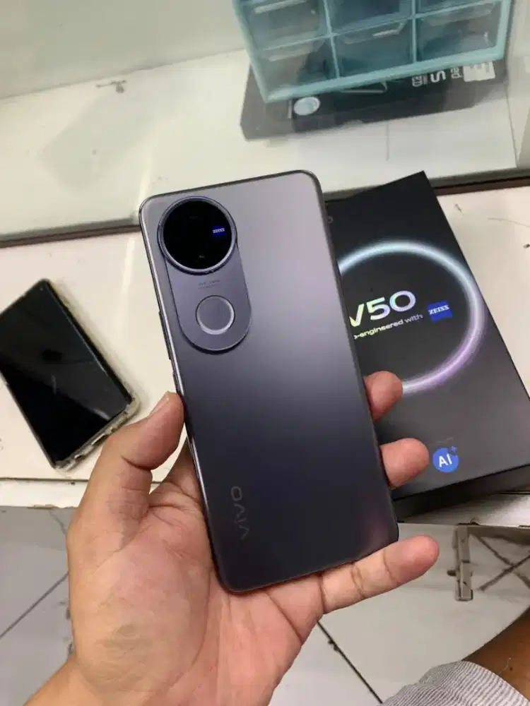 ViVO V50 ZEISS Like New