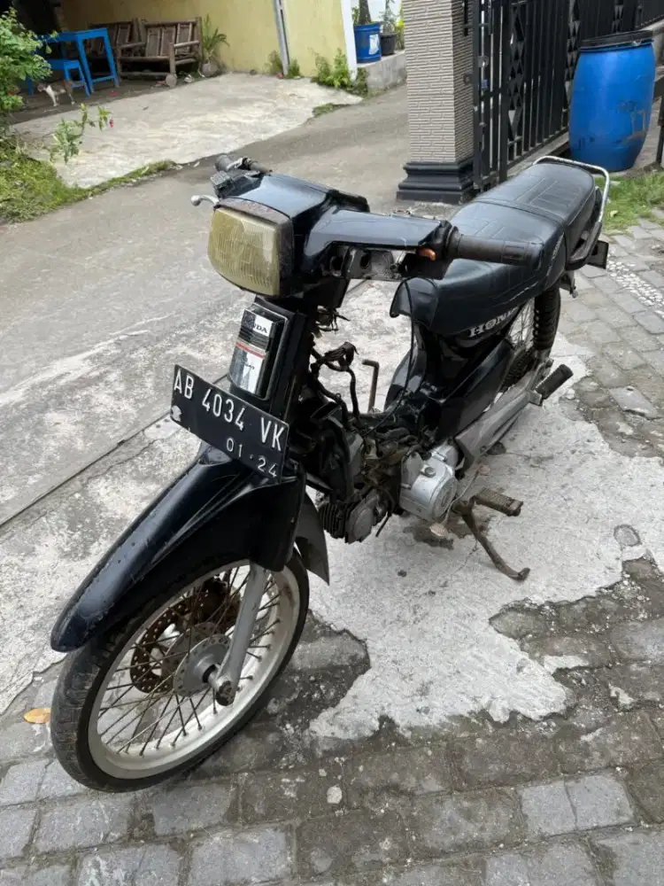 Astrea prima THN 1989 plat AB Bantul