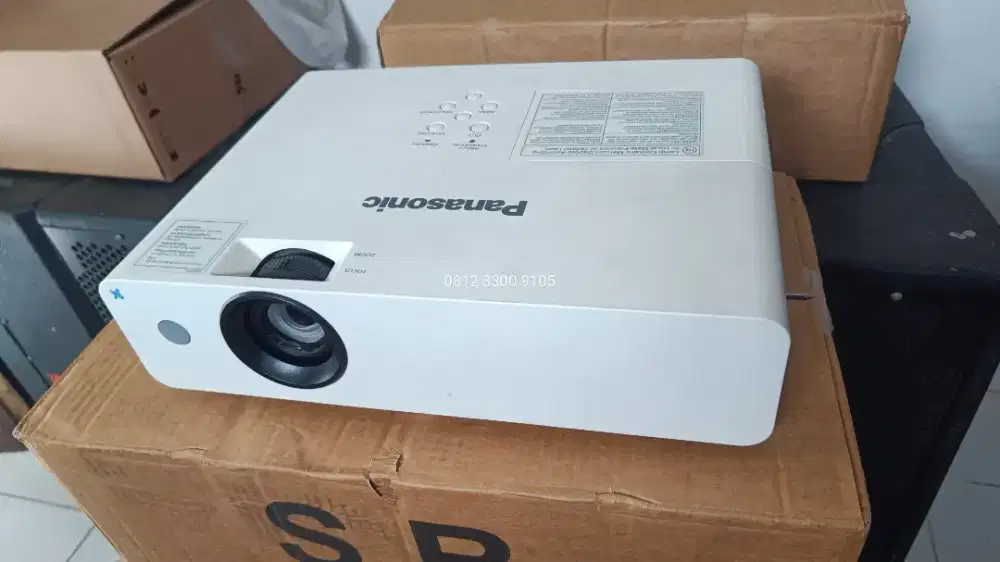 Projector / proyektor bekas normal terang cerah