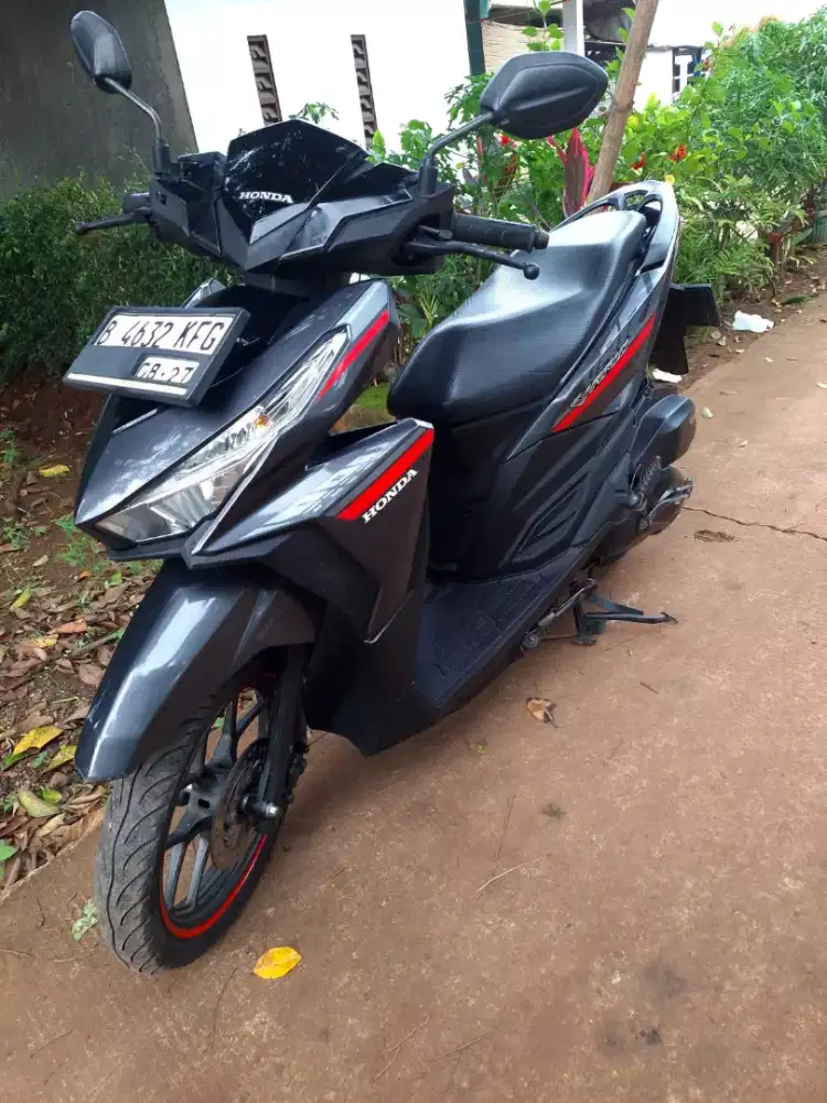Vario 125 2017 led old