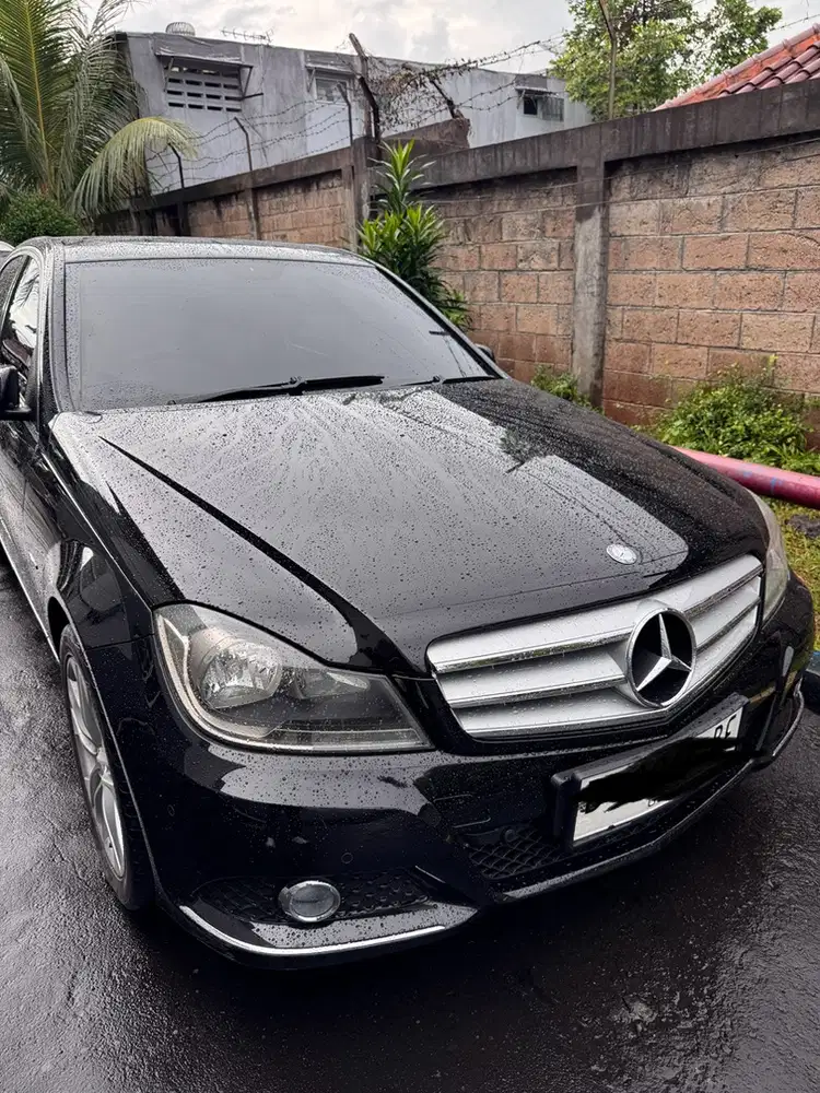 Mercedes-Benz C200 2011 Bensin