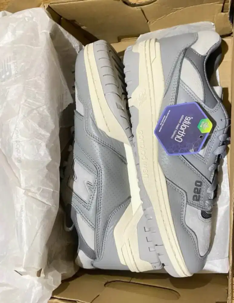 Sepatu new balance seri 550