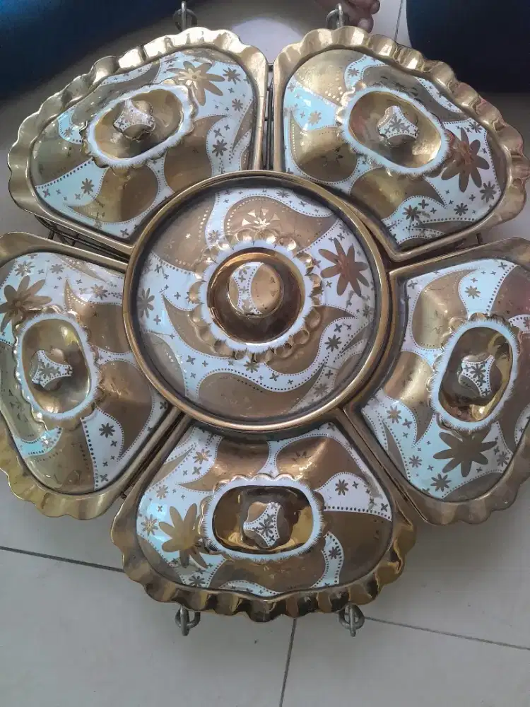 Tempat / wadah snack prasmanan bahan besi