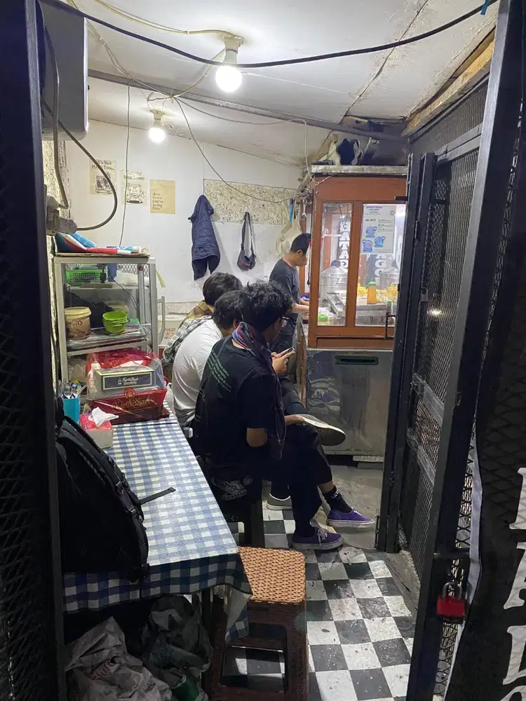 Roda dan seperangkat alat usaha