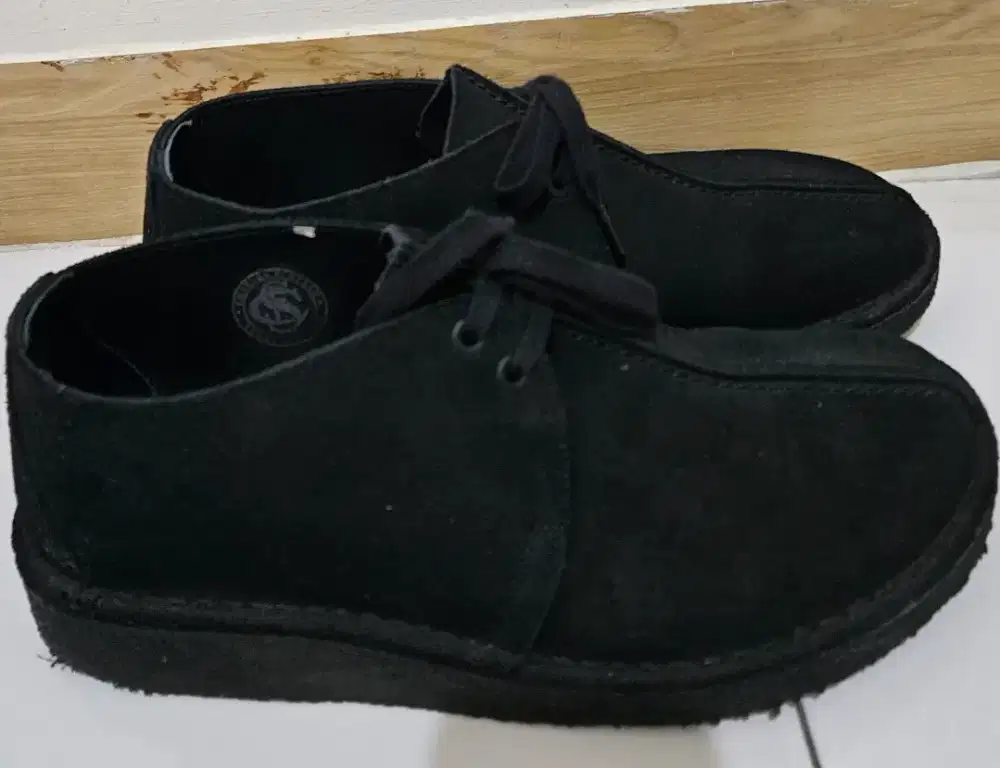 Sepatu Clarks Black Suede