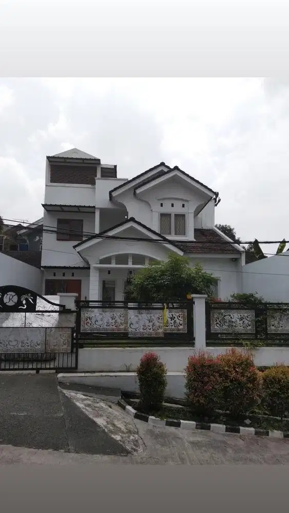 Dijual rumah di komplek setiabudi regency