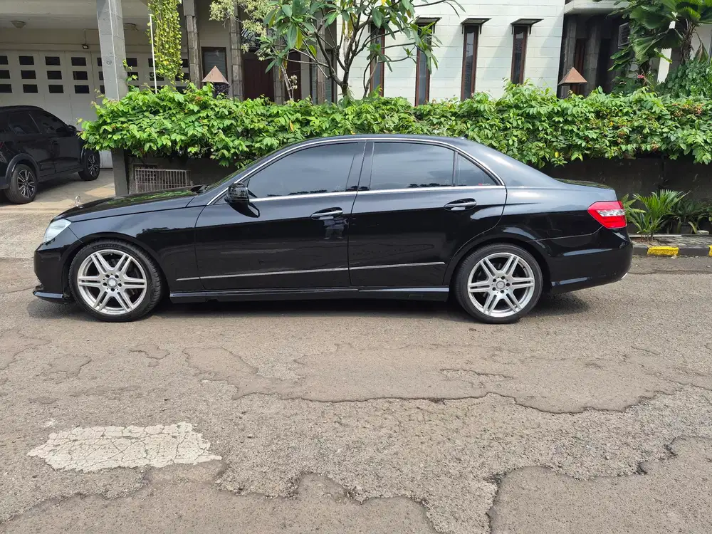 Mercedes-Benz E300 2012 Bensin