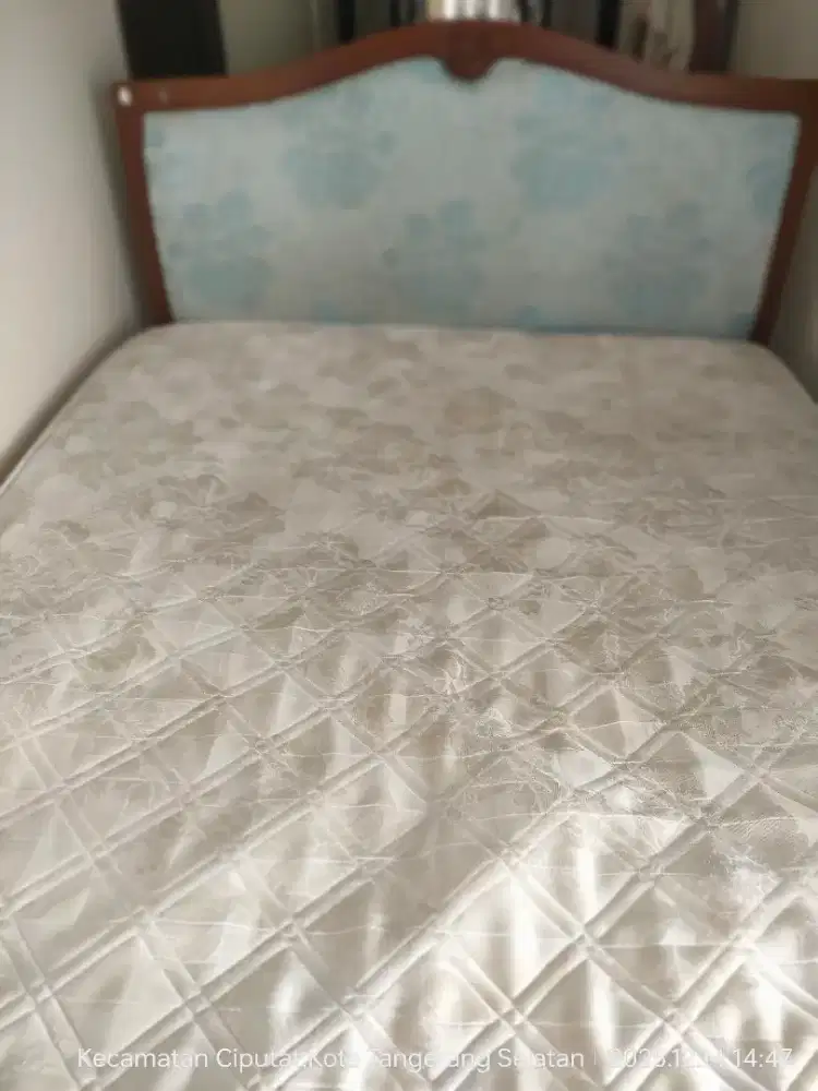 Spring bed 1 set 160x200 bagus bersih