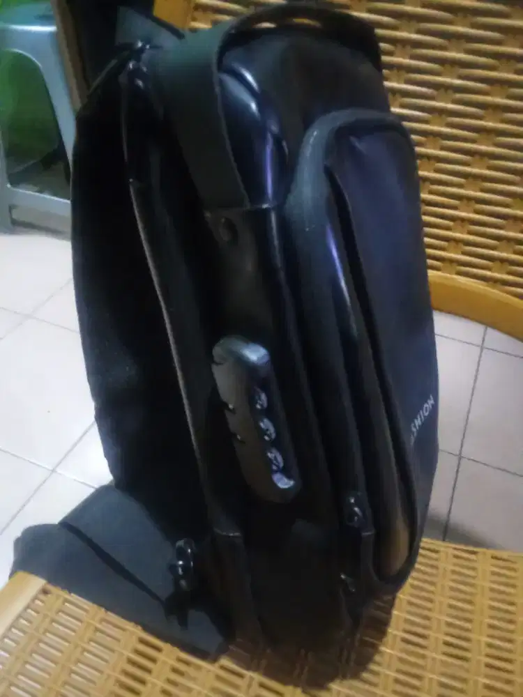 Tas slempang keren bahan anti air