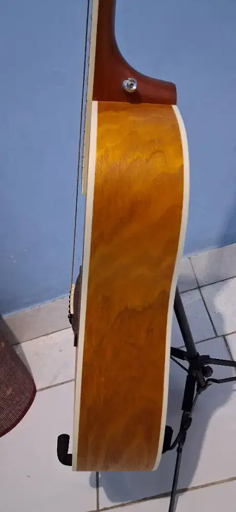 Gitar akustik samick