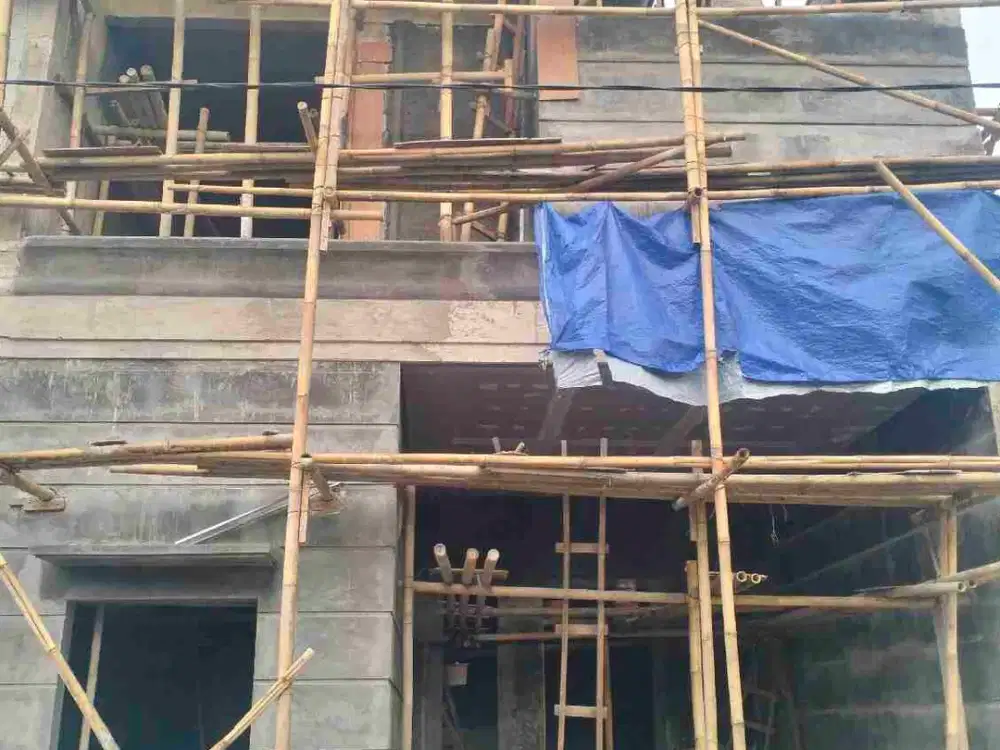 DI JUAL RUMAH BARU MURAH  2 LANTAI DLM CLUSTER DI KLP DUA WETAN CIRACAS JAKTIM