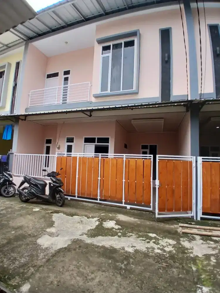 dijual rumah baru 2lantai hnya 25mnt ke tmii hrg 600jt lok jatiranggon