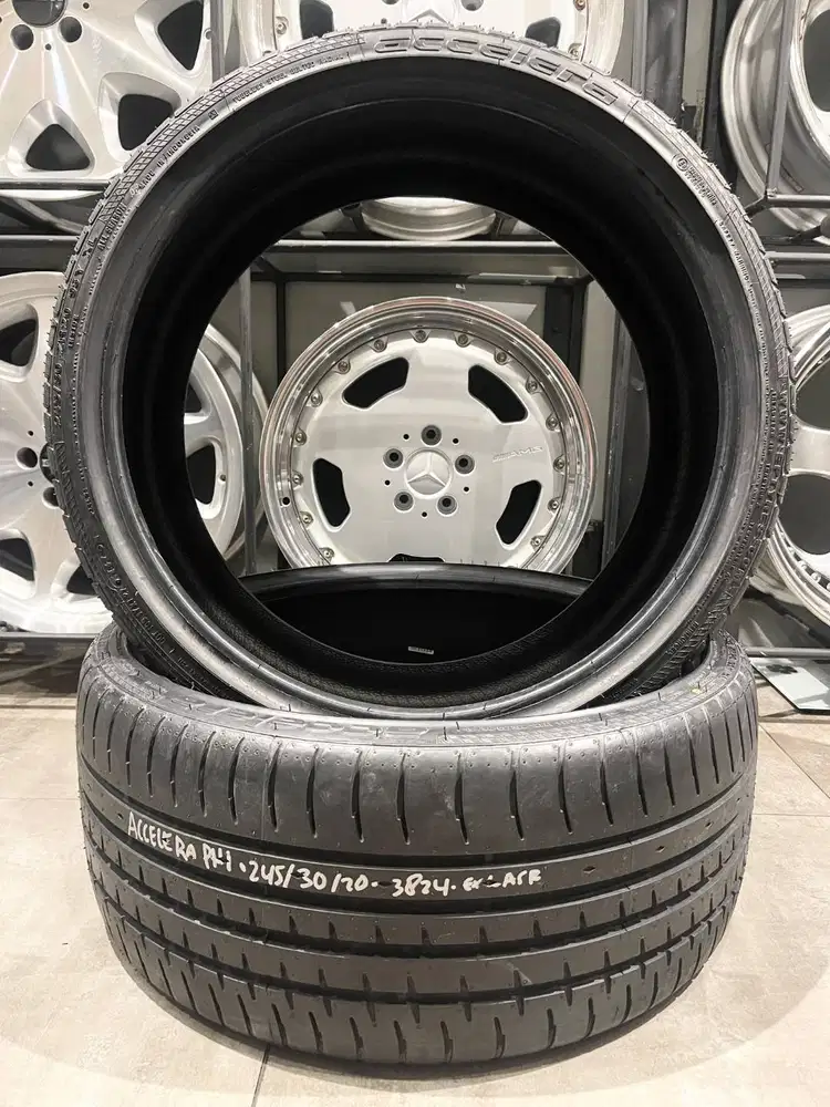 Ban Accelera PHI 245/30/20 Seperti Baru (2 Buah) Tahun 2024