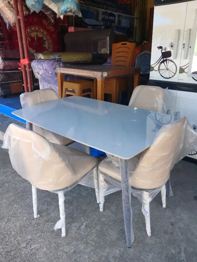 MEJA MAKAN GRANIT 4 KURSI