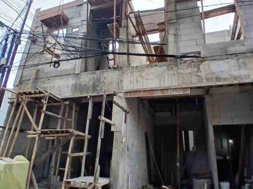 Rumah Baru Bagus 2 Lantai Bisa KPR dekat Raya Condet