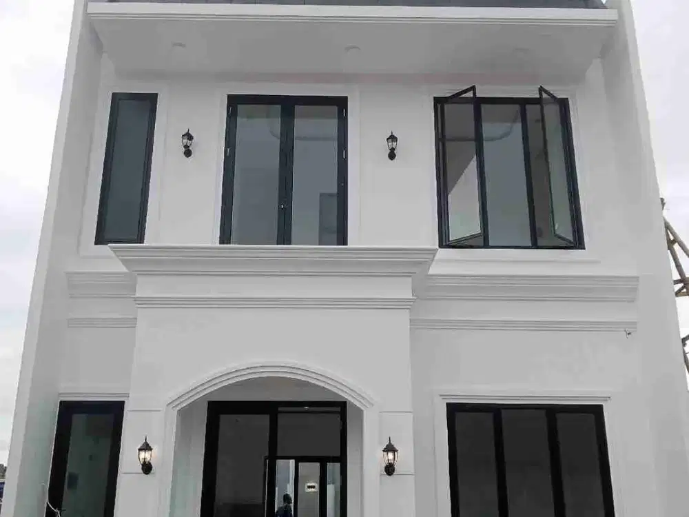 RUMAH MEWAH DEKAT LRT CIKUNIR 1 JATIBENING BEKASI