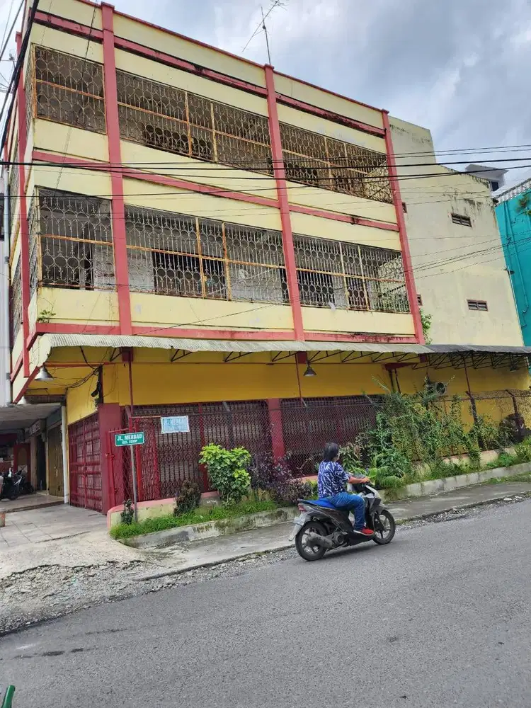 Di Jual Ruko 3 1/2 Tingkat lokasi Strategis tengah Kota Medan
