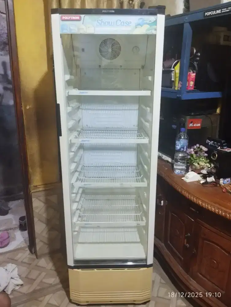 Showcase merek Polytron