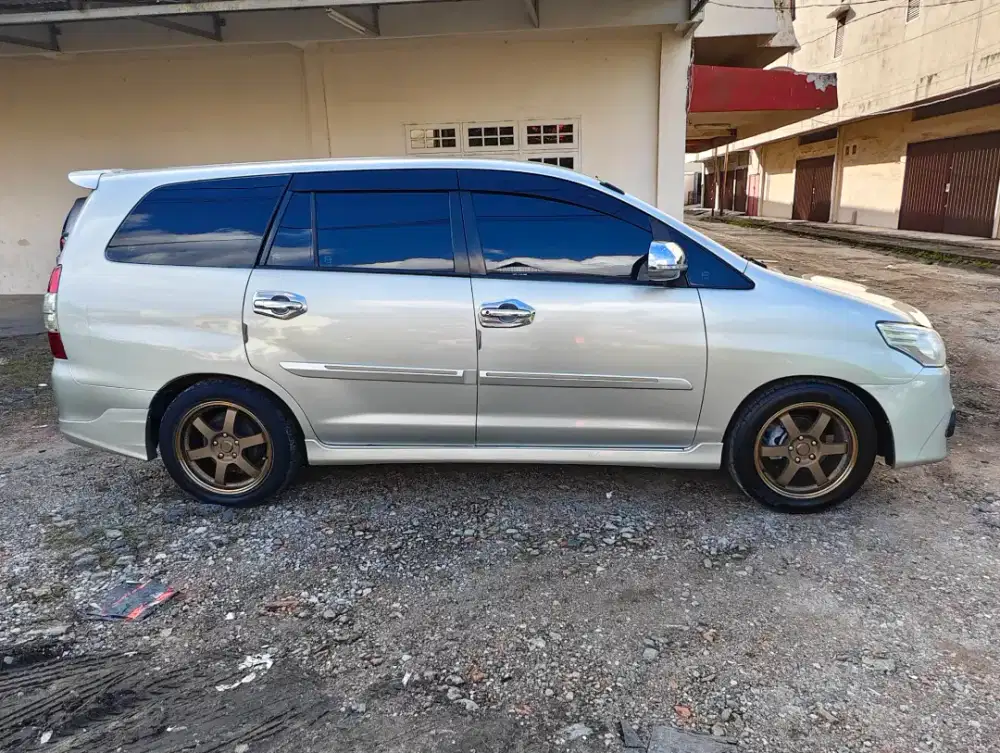 Innova G Diesel Matic 2013 Solar