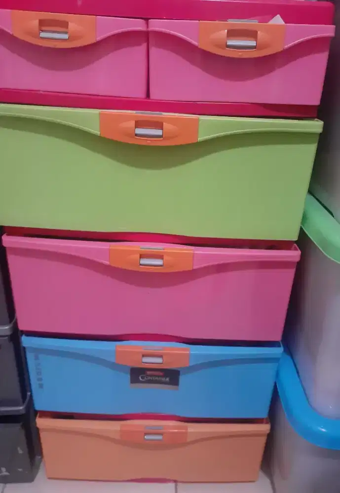 Container susun, rak susun, lemari susun tingkat