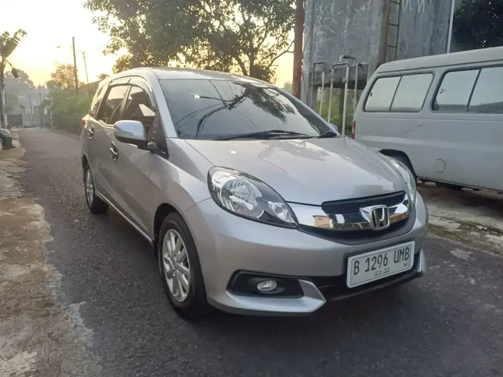 Honda mobilio type E pemakain 2015 km rendah