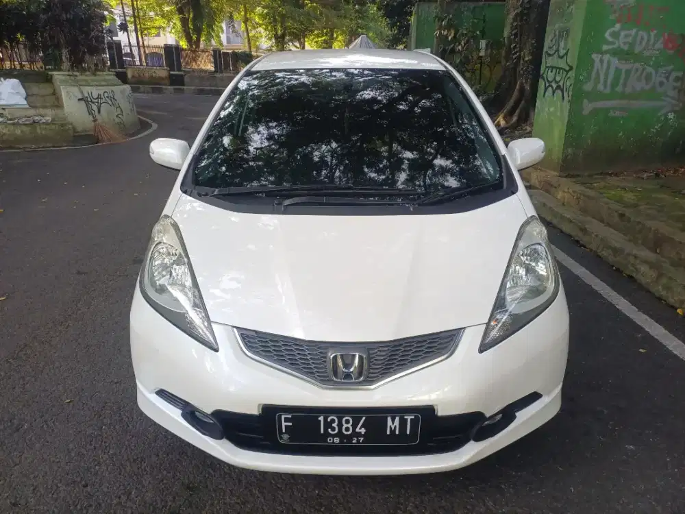Dijual honda jazz rs automatic 2011