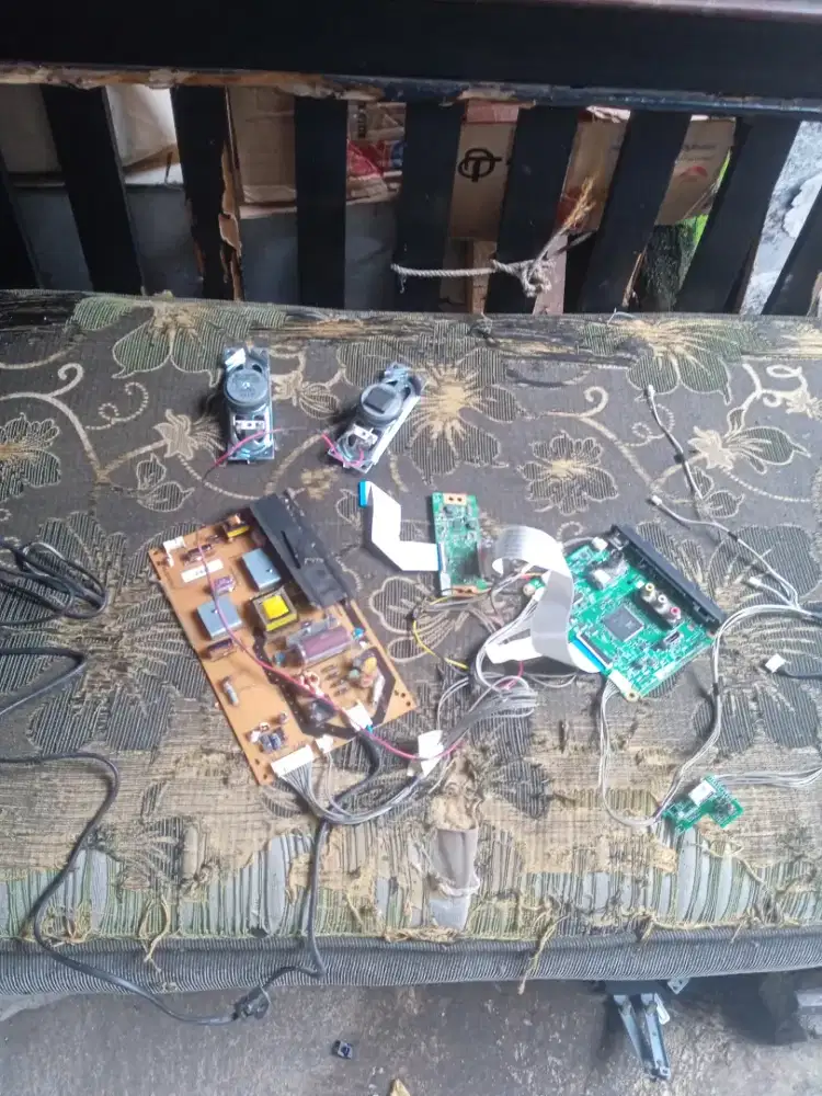 Jual mesin tivi Toshiba 32 inc sudah digital