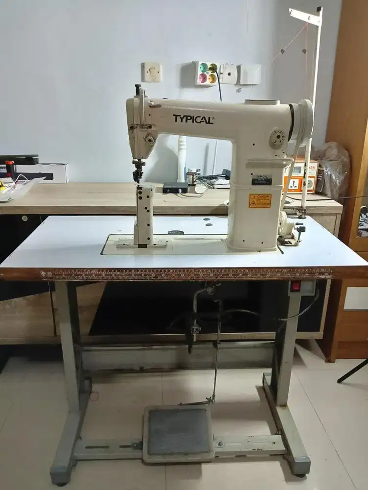 Mesin jahit Typical post bed