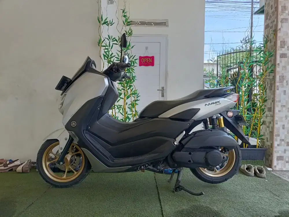 Nmax connected tahun 2022 keyless/tt boleh gan cash lebih bagus