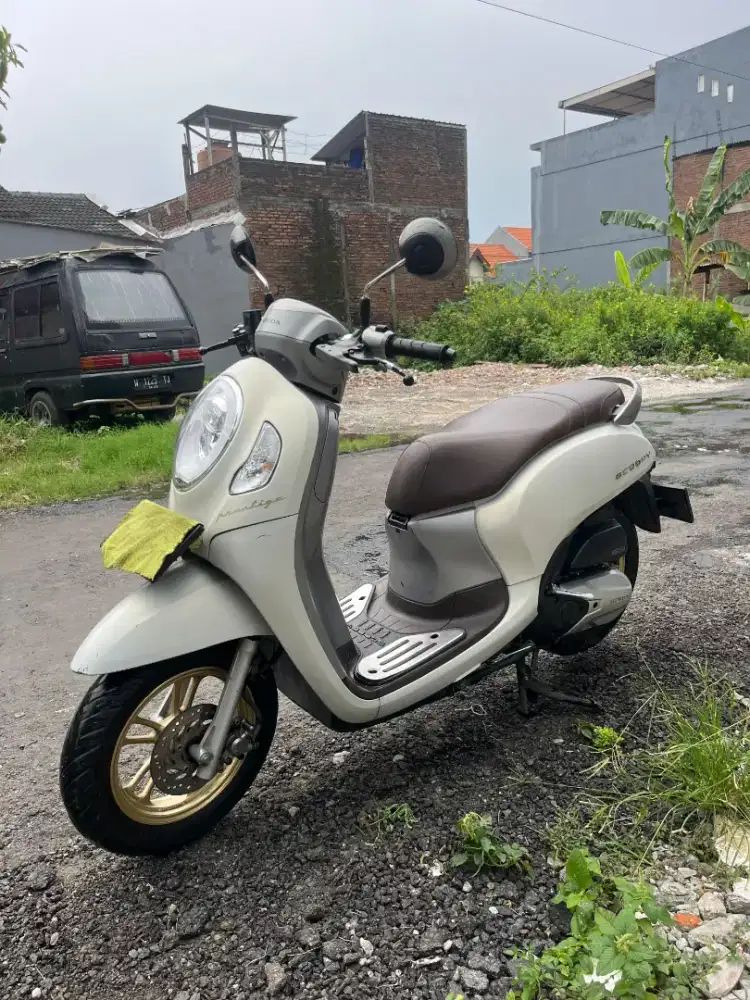Scoopy Prestige 2021