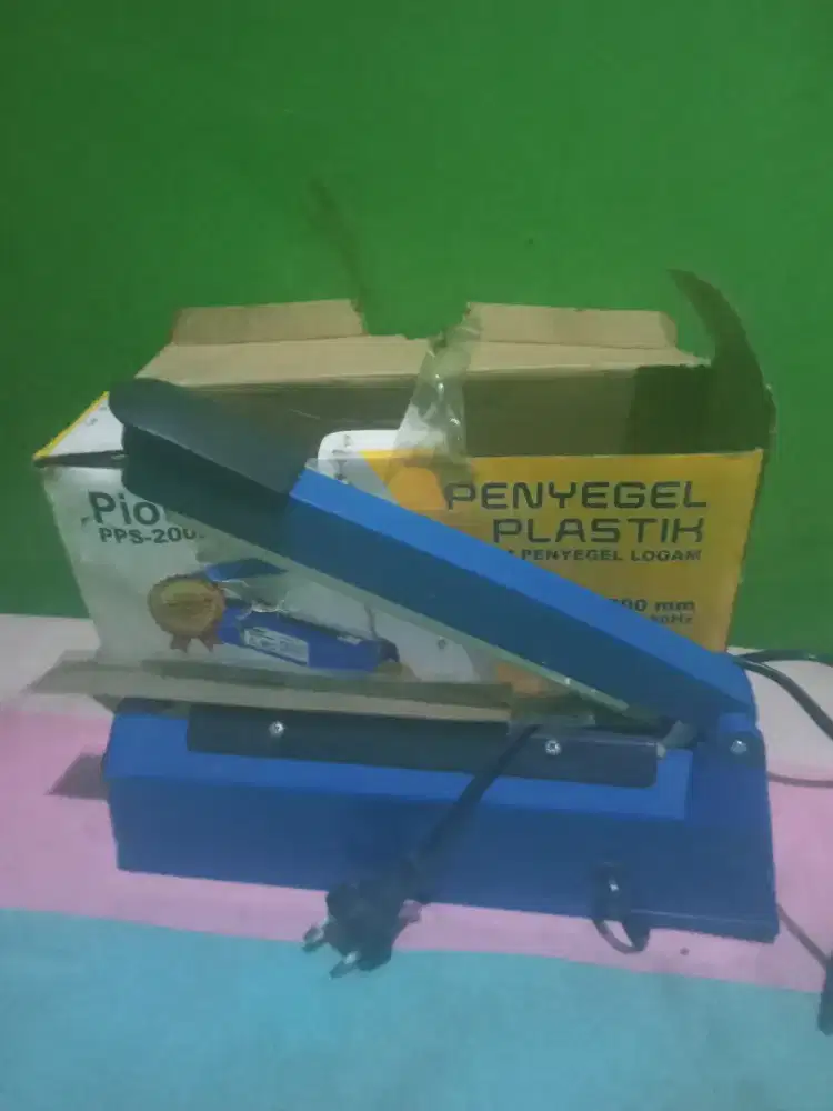 Penyegel plastik Piolin