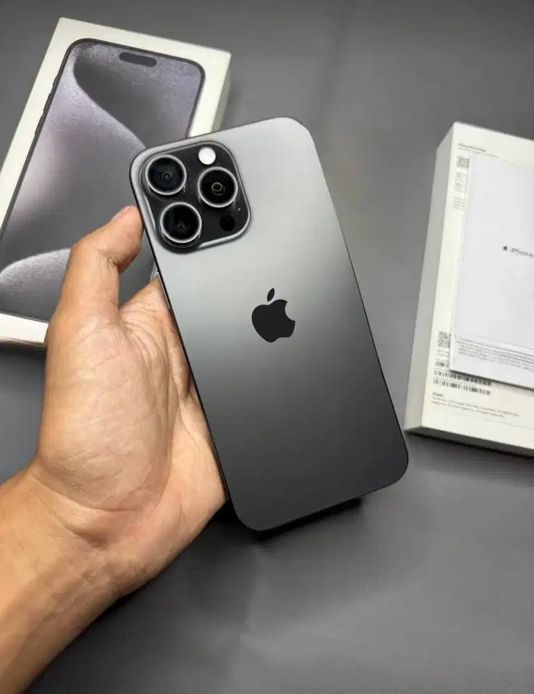 Jual Iphone 15 Pro Max Black 256 GB BH 98%