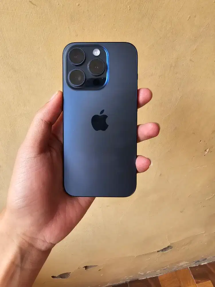 Iphone 15 pro 512 bh 83 ex resmi ( unit saja )