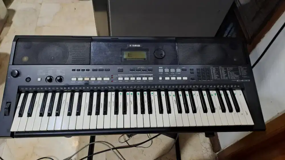 YAMAHA PSR E433