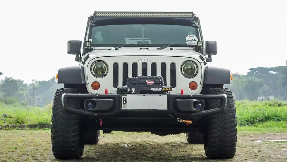 Jeep wrangler unlimited 3.8 AT 2010