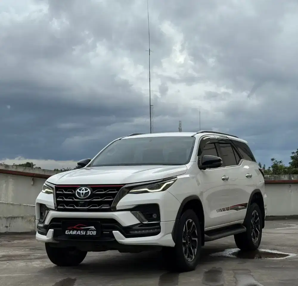Toyota Fortuner 2.4 AT VRZ TRD Diesel Tahun 2021 Facelift KM