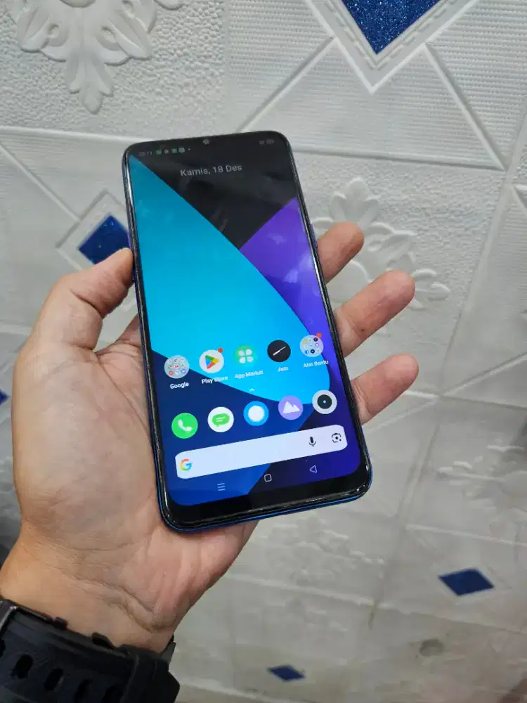 Realme 5 4/128 unit plus charger