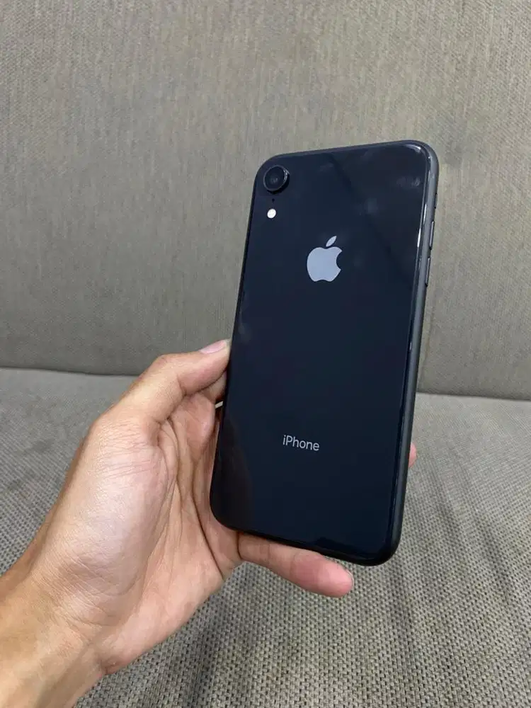 Apple iPhone XR 64Gb Black Resmi