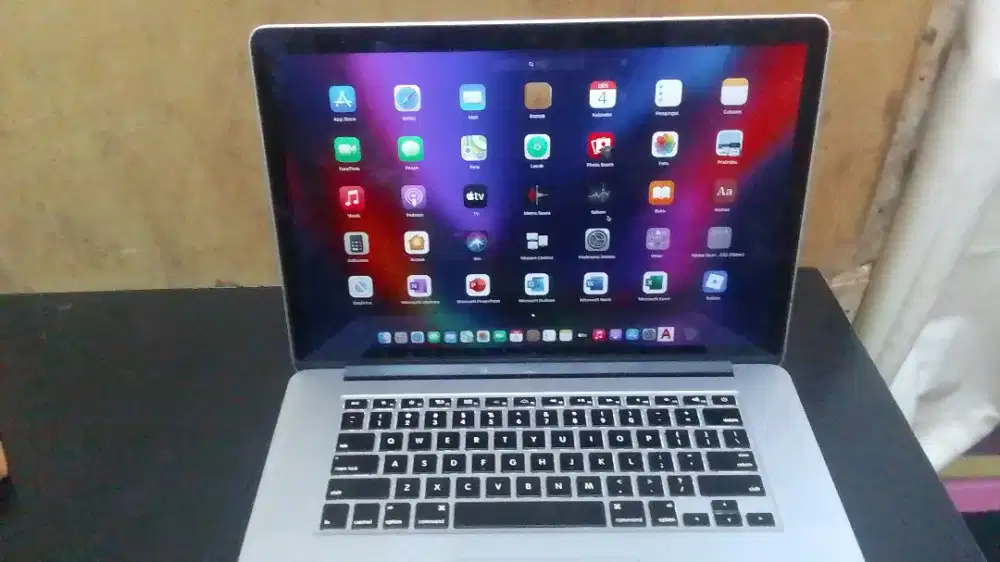 Jual cepat MacBook pro 15inch 500GB
