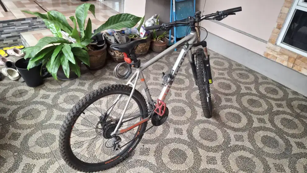 Polygon Premier 4 2019 silver