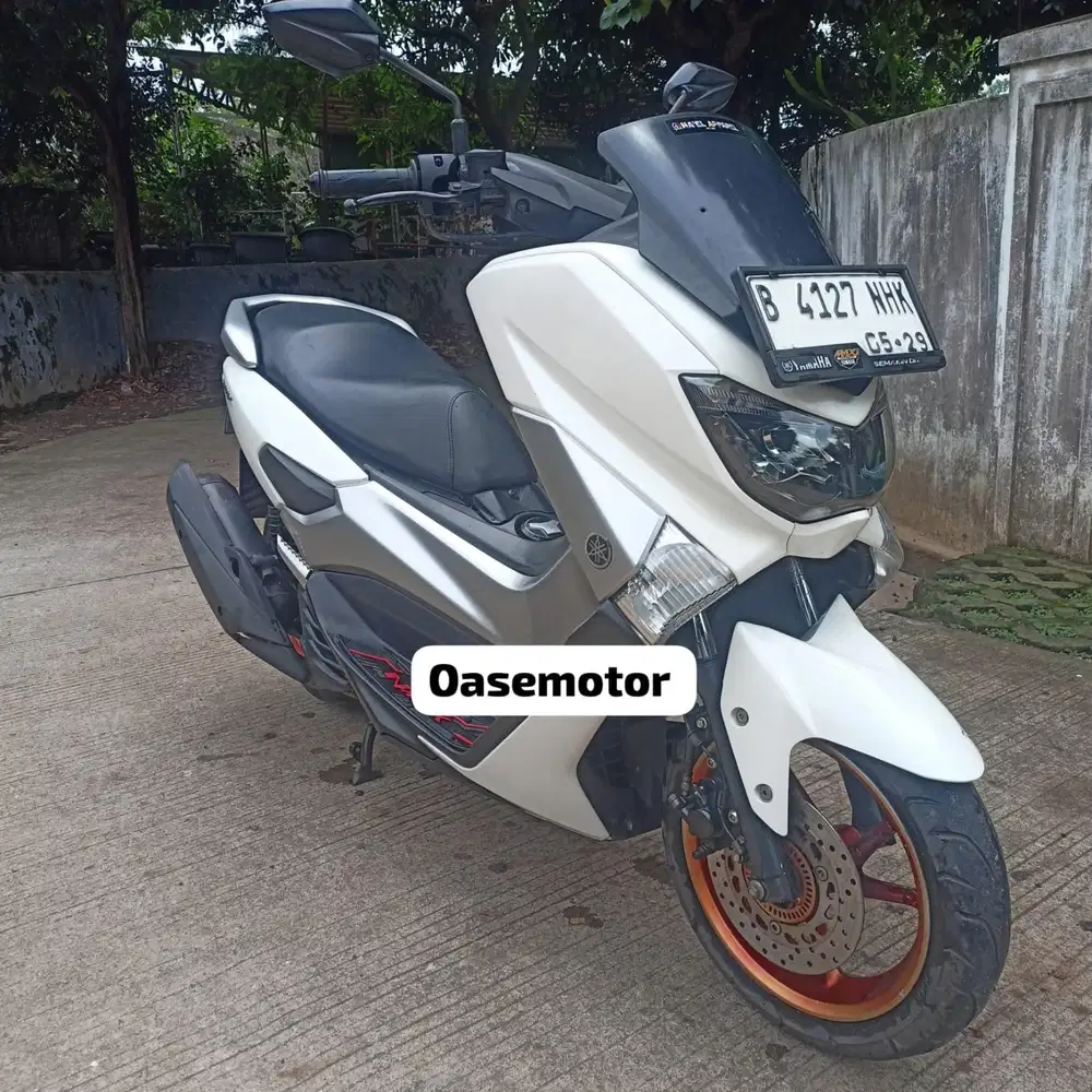 (B) Yamaha NMAX 155 tahun 2019