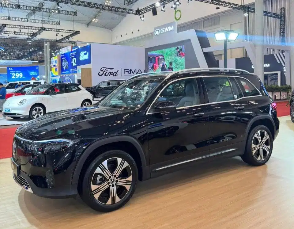 Mercy EQB 250 2025 Hitam