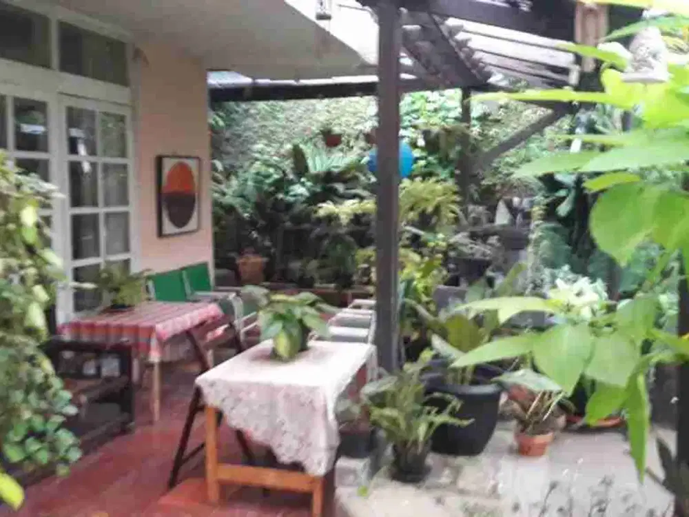 Jual rumah cocok utk dibuat cafe