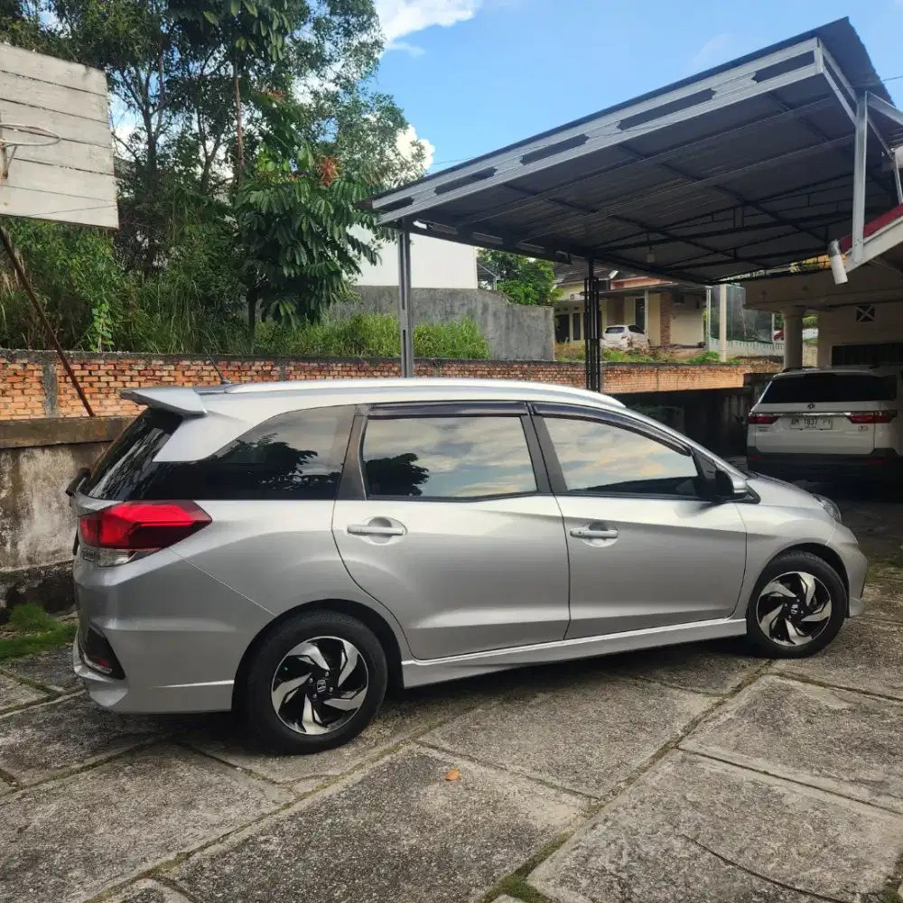 Mobilio RS gresss beli dari baru