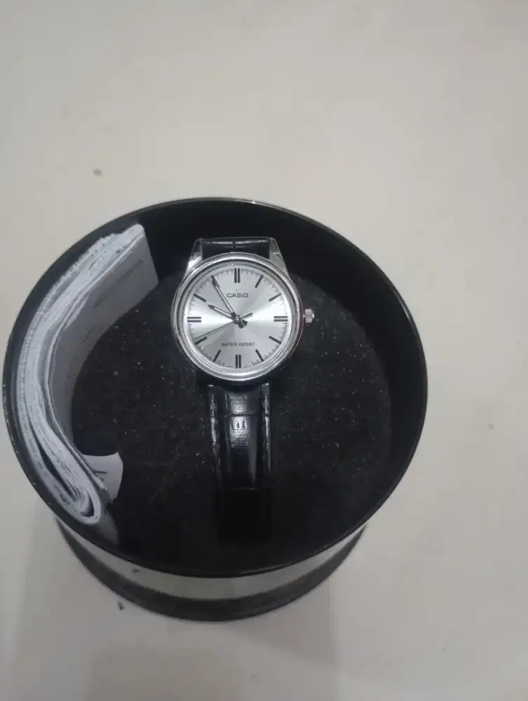 Jam tangan wanita merk casio D6