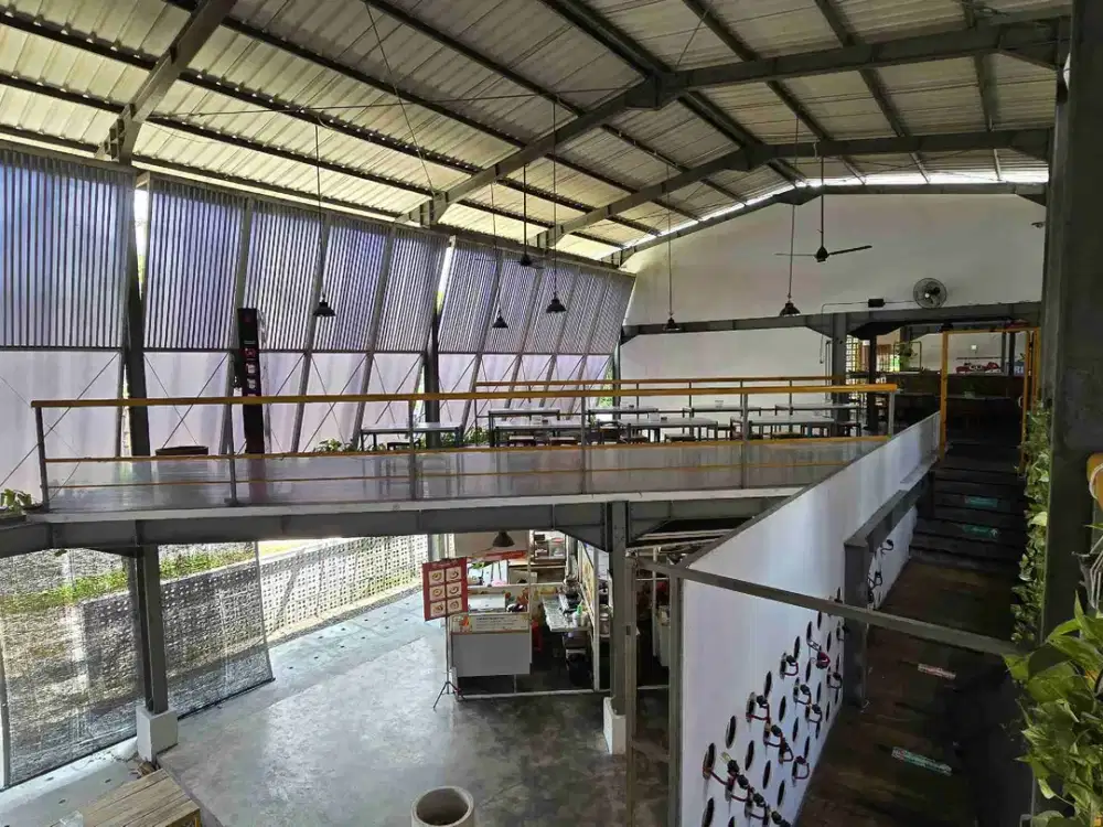 LANGKA! DISEWAKAN BANGUNAN KOMERSIAL MERR HOOK. ADA LAHAN PARKIR