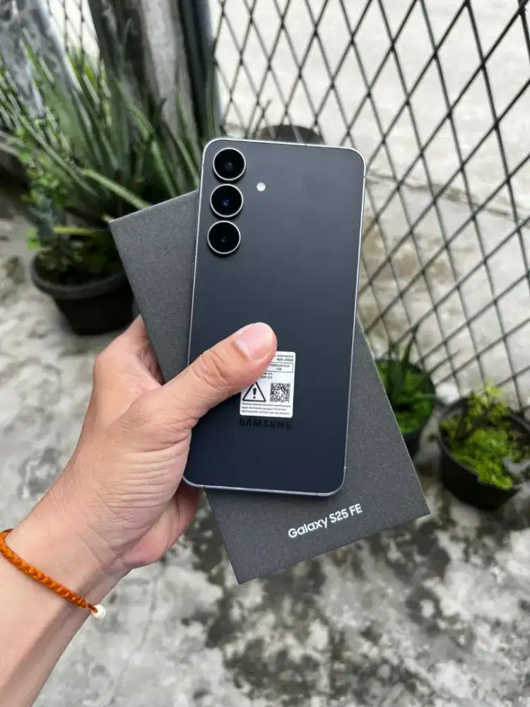 Samsung S25 FE 5G 8/256 Garansi Resmi November 2026