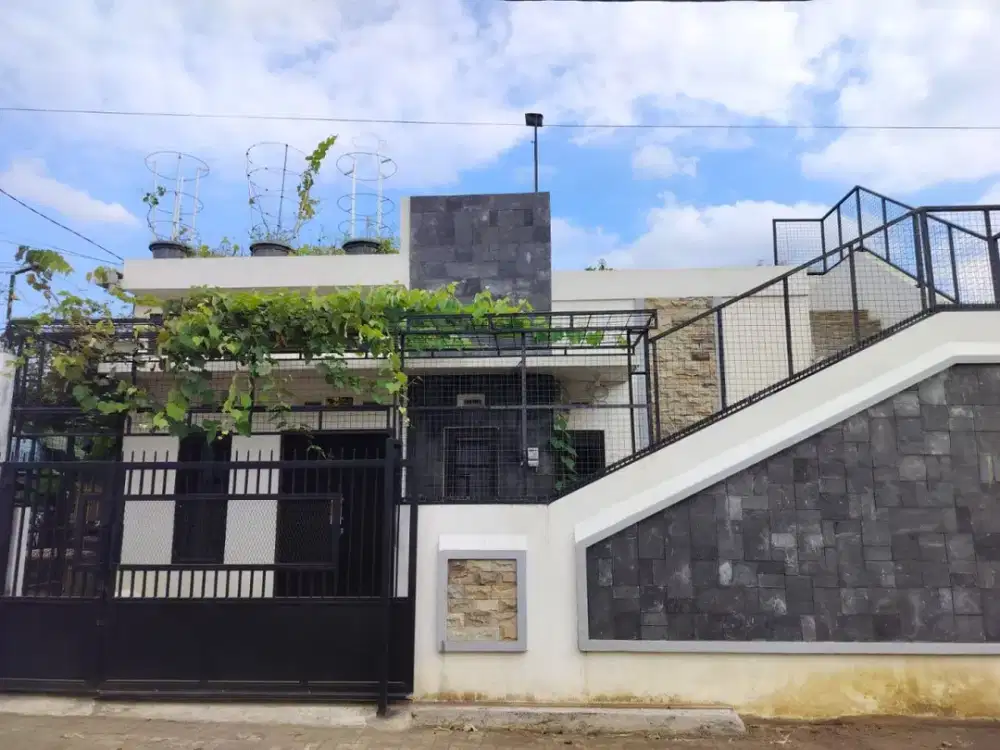 Dijual Rumah Kebun Plus Kandang di Tawangargo Batu Malang